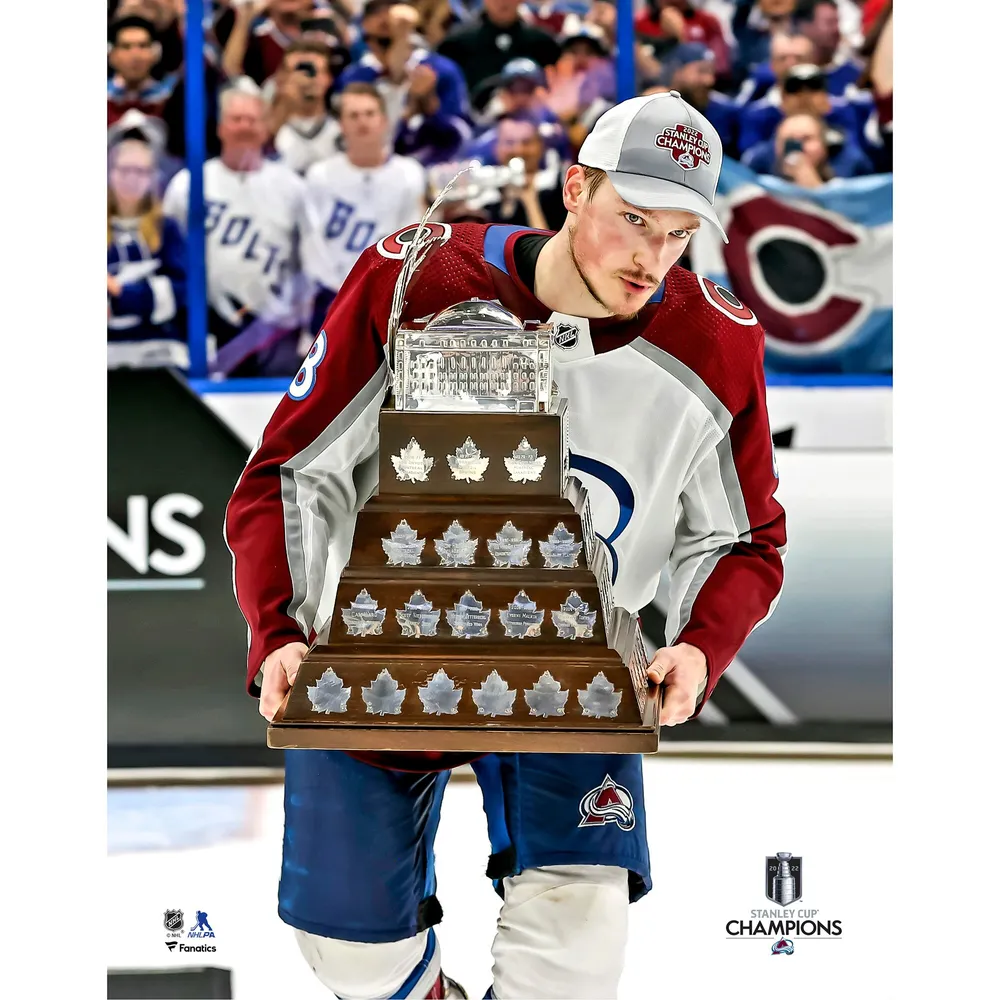 Cale Makar Signed Avalanche 2022 Cup Champions Logo Hockey Puck Inscribed  2022 Conn Smythe (Fanatics)