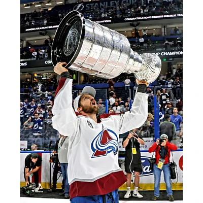 Photographie non signée de Darren Helm, champion la Coupe Stanley 2022 l'Avalanche du Colorado