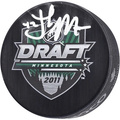 Rondelle de hockey autographiée par Josh Manson lors du repêchage de la LNH 2011 de l'Avalanche du Colorado