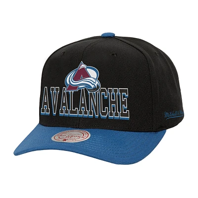 Casquette ajustable bicolore Pro Crown pour homme avec inscription au dos du Colorado Avalanche de Mitchell & Ness, noire/bleu marine