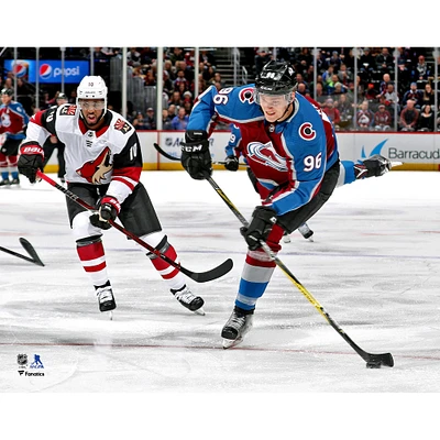 Photographie de tir maillot bordeaux non signée Mikko Rantanen Colorado Avalanche
