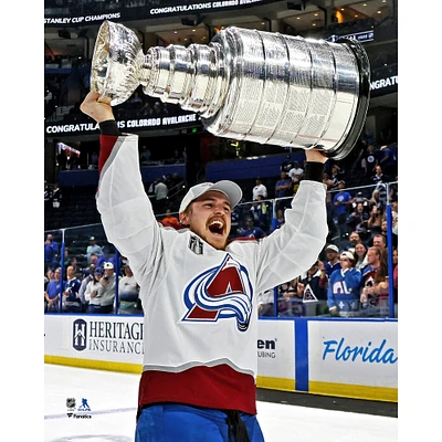 Nicolas Aube-Kubel Colorado Avalanche Photographie non signée des champions de la coupe Stanley 2022 soulevant