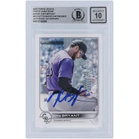 Kris Bryant Colorado Rockies Autographié 2022 Topps Mise à jour Photo Variation #US301 Beckett Fanatics Witnessed Authenticated 10 Card