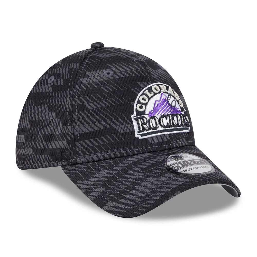 Men's New Era Black Colorado Rockies 2025 MLB Clubhouse 39THIRTY Flex Hat