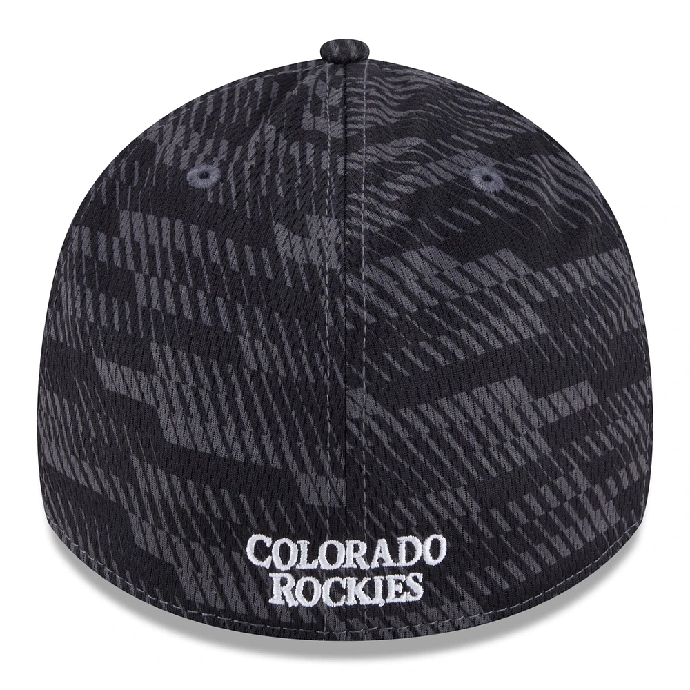 Men's New Era Black Colorado Rockies 2025 MLB Clubhouse 39THIRTY Flex Hat