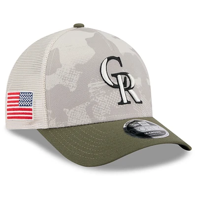 Casquette ajustable 9FORTY M-Crown A-Frame pour homme, coloris beige clair/olive, Colorado Rockies 2025 Armed Forces Day, New Era