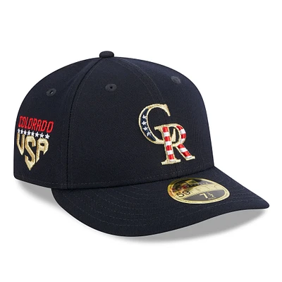 Casquette ajustée 59FIFTY à profil bas Colorado Rockies 2023 Fourth of July New Era pour homme, bleu marine