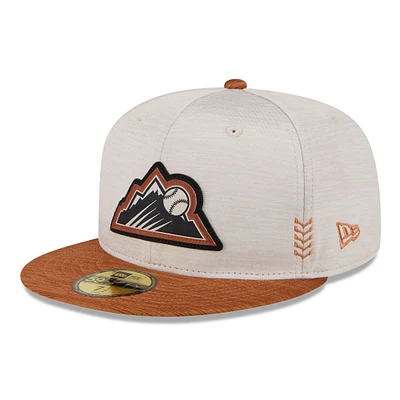 Casquette ajustée 59FIFTY Colorado Rockies 2024 Clubhouse New Era pour hommes, pierre/marron