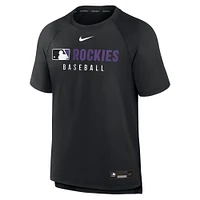 T-shirt Nike noir authentique pour homme, coupe raglan, collection pré-match des Colorado Rockies