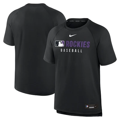T-shirt Nike noir authentique pour homme, coupe raglan, collection pré-match des Colorado Rockies