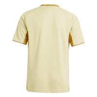 Haut d'avant-match adidas Tan Columbus Crew 2025 One Planet pour jeunes