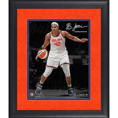 Photographie encadrée de Brionna Jones Connecticut Sun Fac-similé Signature 11" x 14 " Spotlight