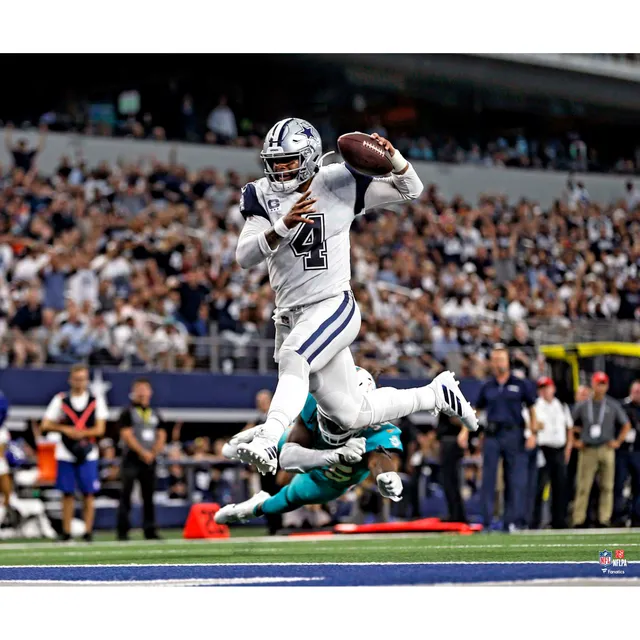 Dalton Schultz Dallas Cowboys Unsigned Makes Touchdown Catch Photograph