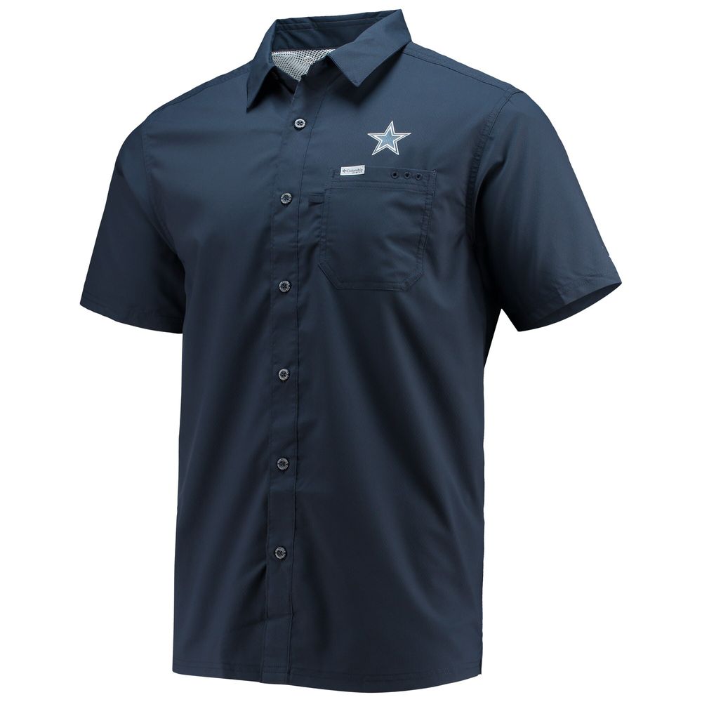 Columbia Sportswear Men's Dallas Cowboys Slack Tide Fish Flag Shirt