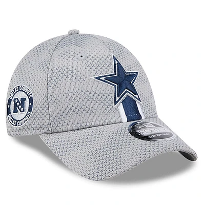 Casquette extensible à boutons-pression Dallas Cowboys 2024 Sideline 9FORTY de New Era pour homme, gris