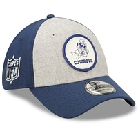 Casquette 39THIRTY Historic Flex pour homme des Dallas Cowboys 2022 Sideline New Era gris chiné/bleu marine