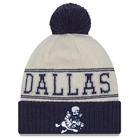 Bonnet en tricot à revers avec pompons pour homme Dallas Cowboys 2023 Sideline Historic bleu marine New Era