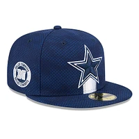 Casquette ajustée 59FIFTY New Era pour hommes des Dallas Cowboys 2024 Sideline bleu marine