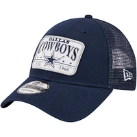 Casquette réglable bleu marine Dallas Cowboys Plate 9FORTY Trucker New Era pour hommes