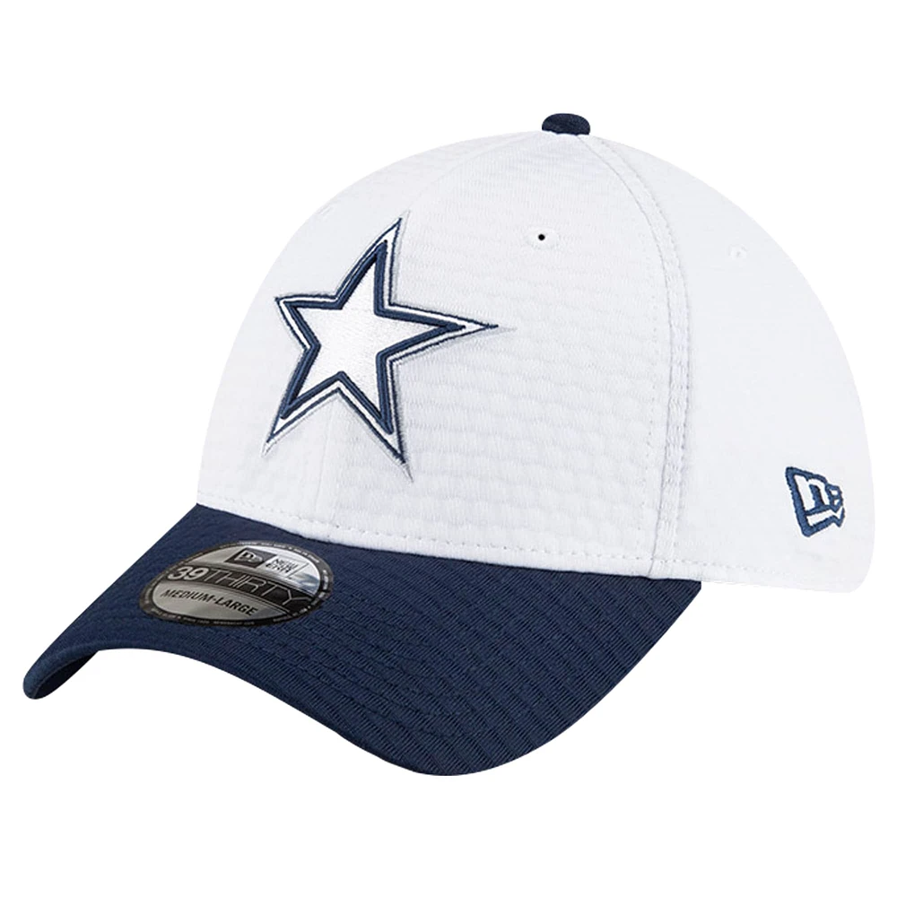 Casquette flexible 39THIRTY New Era pour hommes, blanc/bleu marine, Dallas Cowboys 2024 NFL Training Camp