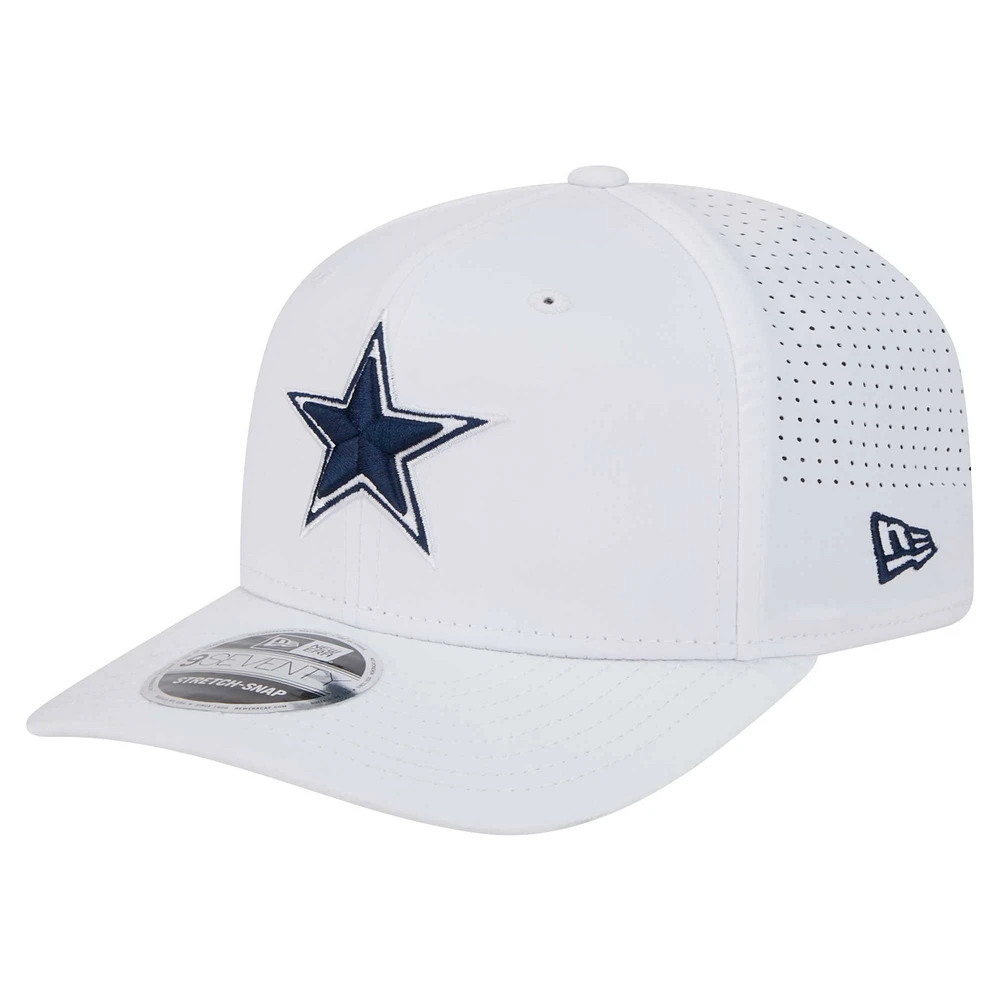 Casquette ajustable Adventure Perform 9SEVENTY Dallas Cowboys New Era blanche pour homme