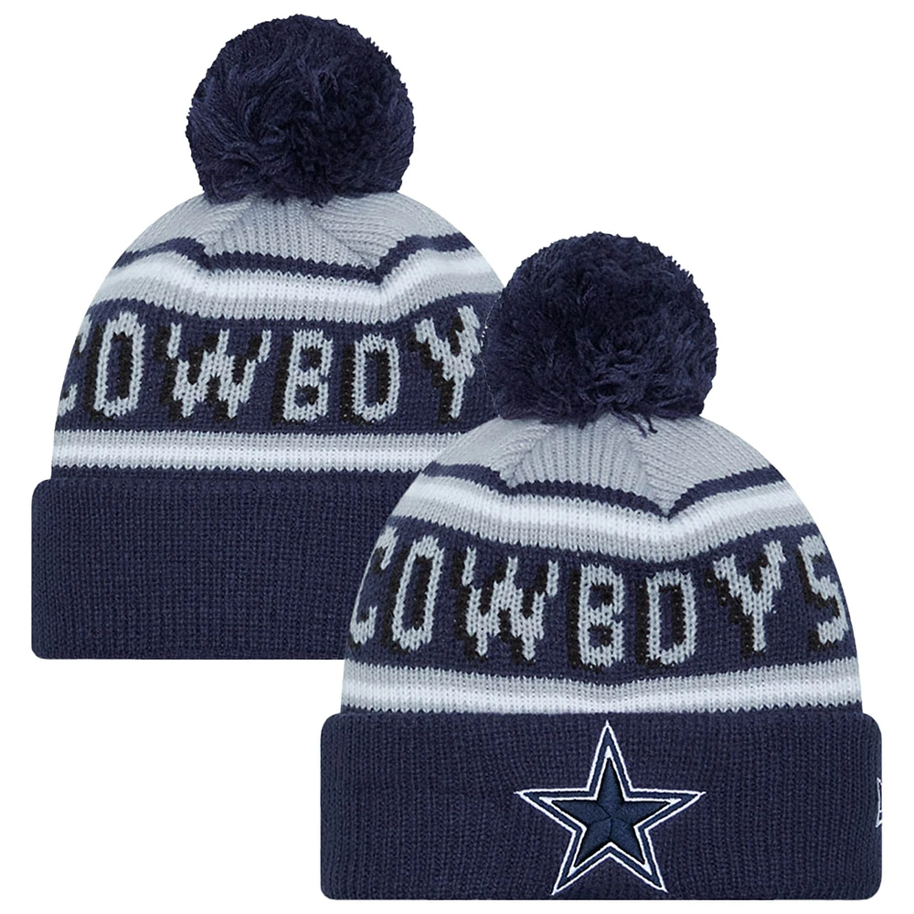 Bonnet en tricot à revers avec pompon et inscription principale Dallas Cowboys de New Era pour enfant d'âge préscolaire