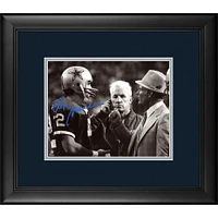 Photographie encadrée autographiée de 8" x 10" de Roger Staubach des Cowboys de Dallas en train de parler avec Landry