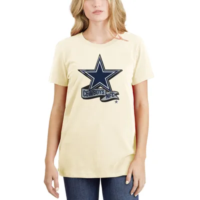 Dallas Cowboys New Era Women's Chrome Sideline T-Shirt - Cream