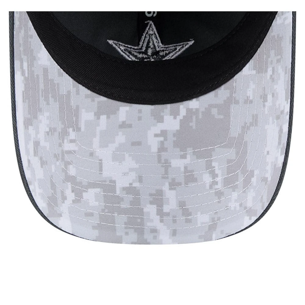 Casquette ajustable 9TWENTY Salute To Service 2024 des Cowboys de Dallas de New Era en graphite pour femme