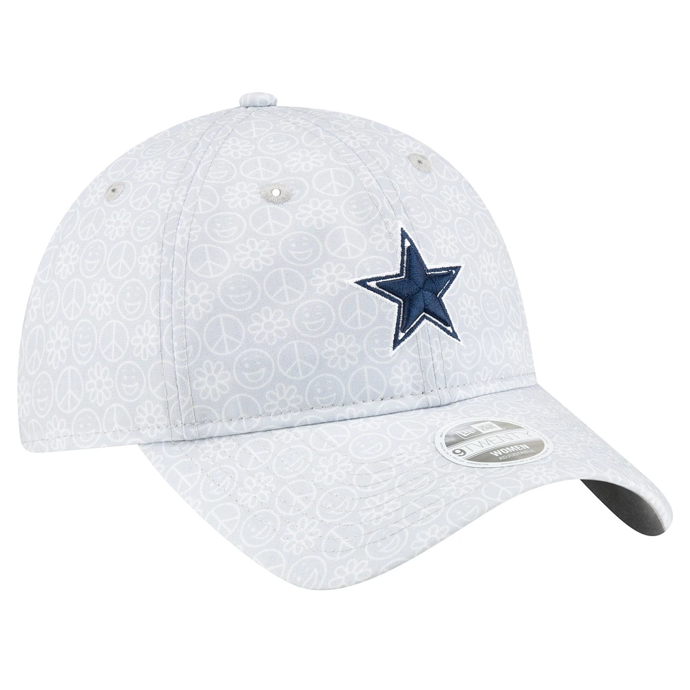 Casquette réglable argentée Smiley 9TWENTY des Dallas Cowboys New Era pour femme