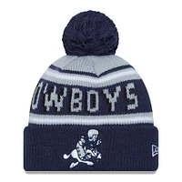 Bonnet en tricot à revers principal Gridiron Classics des Dallas Cowboys New Era gris/bleu marine avec pompon