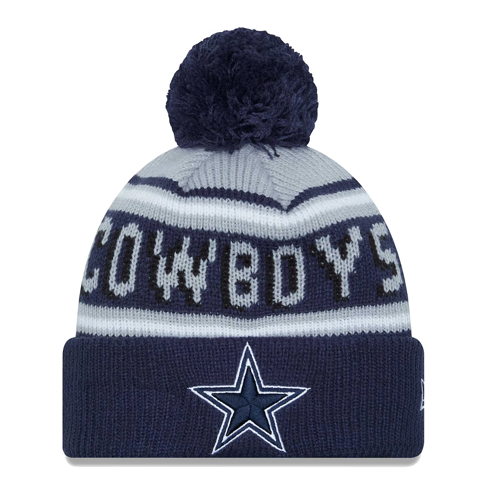 Bonnet en tricot à revers principal pour jeunes Dallas Cowboys gris/bleu marine New Era avec pompon