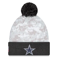 Bonnet tricoté à revers et pompon Dallas Cowboys 2024 Salute To Service New Era blanc/graphite pour jeune