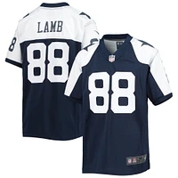 Maillot de match l'équipe alternative Nike CeeDee Lamb Navy pour jeunes des Cowboys Dallas