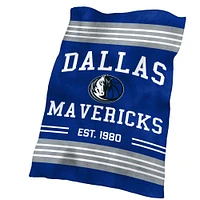 Dallas Mavericks 60'' x 70'' Colorblock Plush Blanket