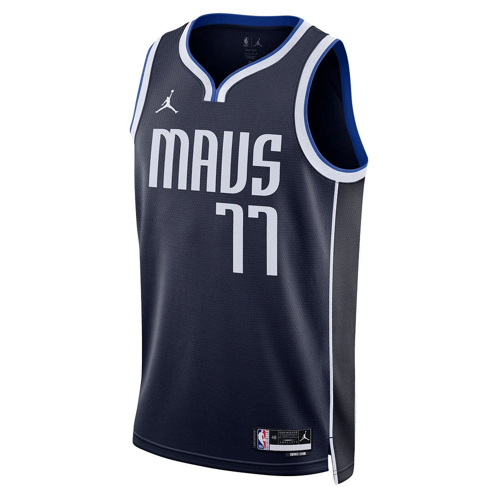 Maillot Jordan Brand Luka Doncic Navy Dallas Mavericks Swingman pour Homme - Statement Edition