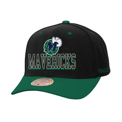 Casquette ajustable Mitchell & Ness Dallas Mavericks 2 tons avec inscription au dos Pro Crown pour homme, noire/verte
