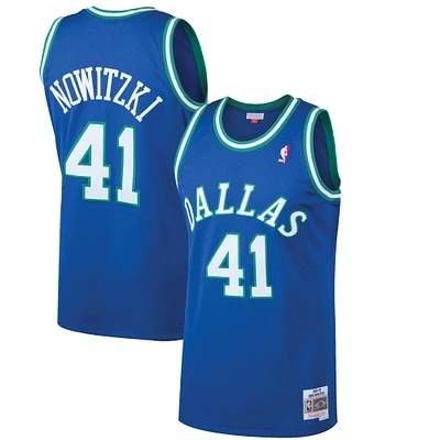 Maillot Mitchell & Ness Dirk Nowitzki Dallas Mavericks 1998/99 Hardwood Classics Swingman pour homme, bleu