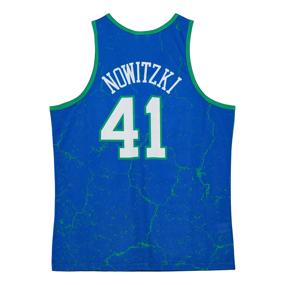 Men's Mitchell & Ness Dirk Nowitzki Blue Dallas Mavericks Hardwood Classics Player Burst Tank Top