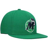 Men's Mitchell & Ness Green Dallas Mavericks Hardwood Classics Team Ground 2.0 Snapback Hat