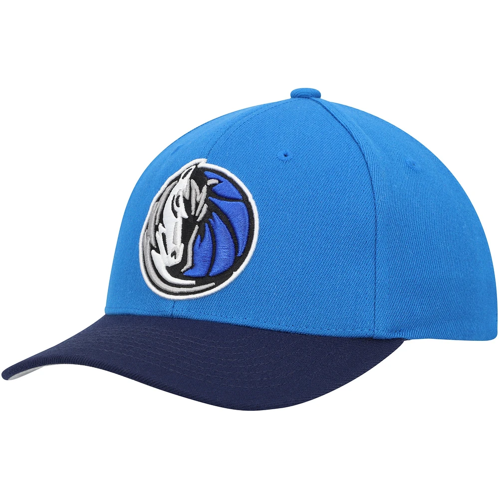 Casquette pour homme Mitchell & Ness Royal/Navy Dallas Mavericks MVP Team Two-Tone 2.0 Stretch Snapback