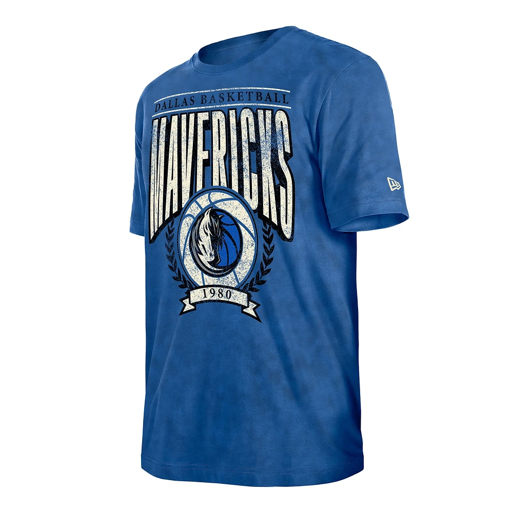 T-shirt New Era bleu Dallas Mavericks rétro pour homme, coupe boxy, délavé minéral