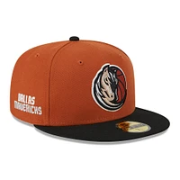 Casquette ajustée bicolore 59FIFTY Dallas Mavericks New Era pour hommes, rouille/noir