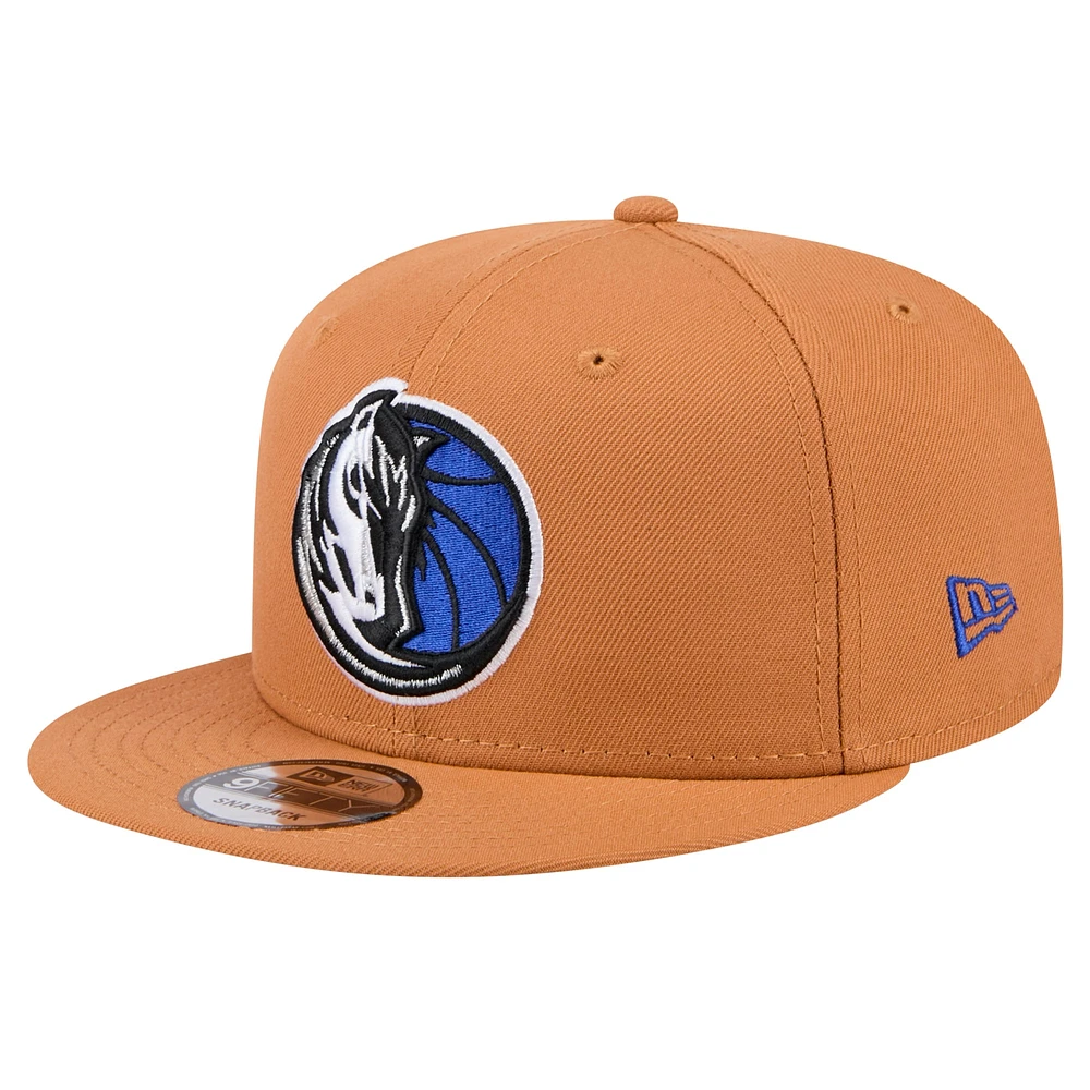 Casquette snapback 9FIFTY Dallas Mavericks de New Era pour homme, couleur tan