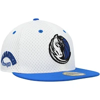 Casquette ajustée New Era Dallas Mavericks Throwback 2Tone 59FIFTY pour hommes, blanc/bleu