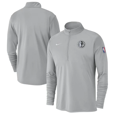 Haut demi-zippé Nike Silver Dallas Mavericks 2024/25 City Edition Authentic Coaches Performance pour homme