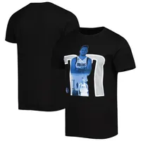 T-shirt pour homme Stadium Essentials Luka Doncic Noir Dallas Mavericks Player Metro