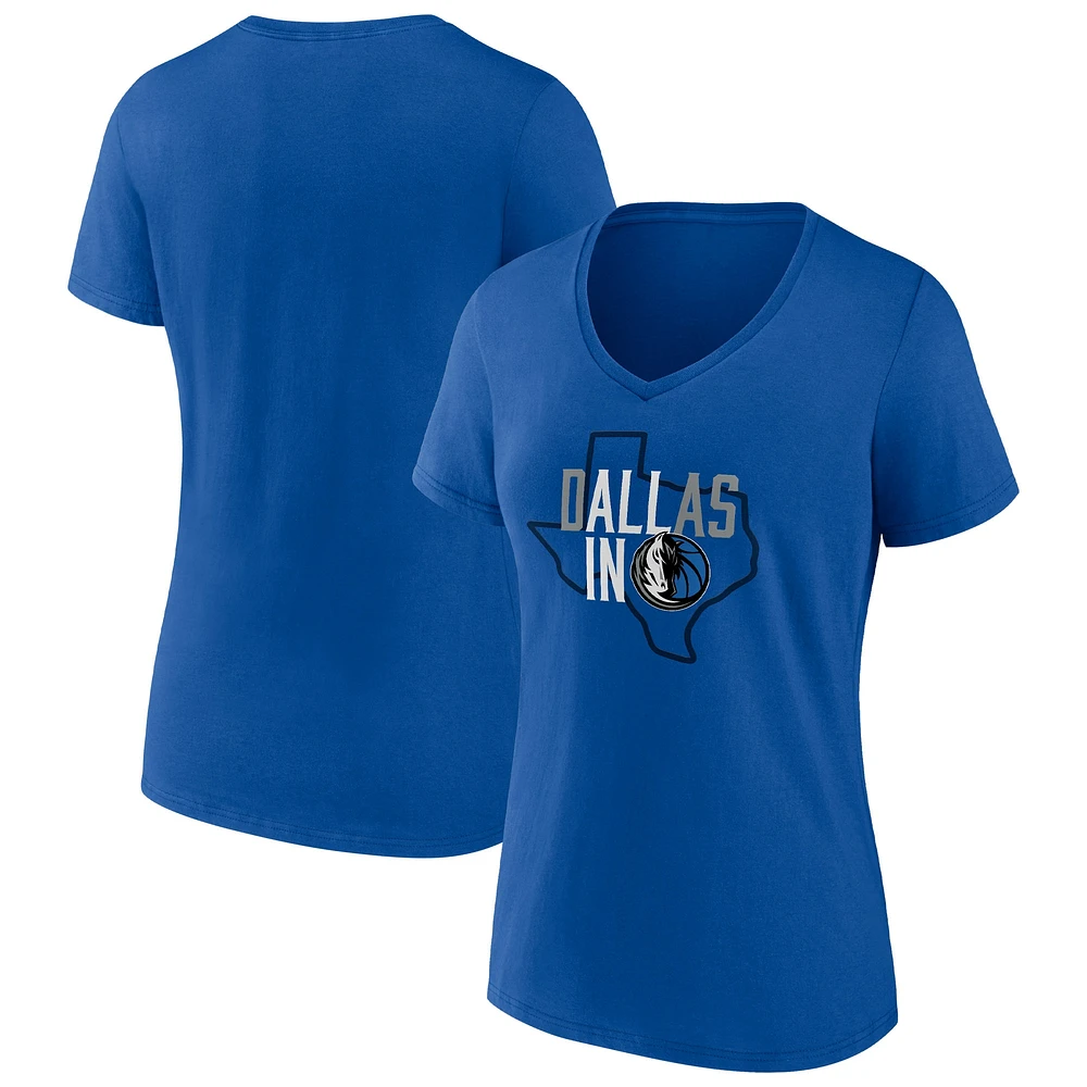 T-shirt bleu à col en V Fanatics pour femmes de la collection Hometown des Dallas Mavericks