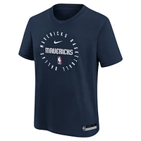 T-shirt d'entraînement Nike bleu marine Dallas Mavericks pour jeunes