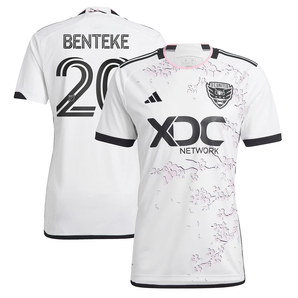 Homme adidas Christian Benteke Blanc D.C. United 2023 The Cherry Blossom Kit Replica Player Jersey